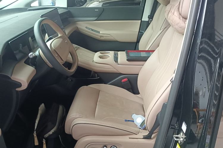 Used XPeng X9 2024 702 Ultra-Long Range Max