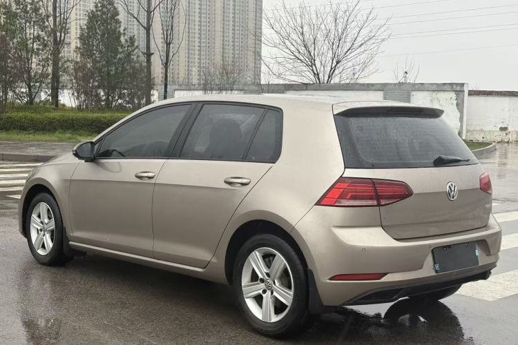 Used Volkswagen Golf 2018 1.6L Automatic Fashion Model Exterior 3