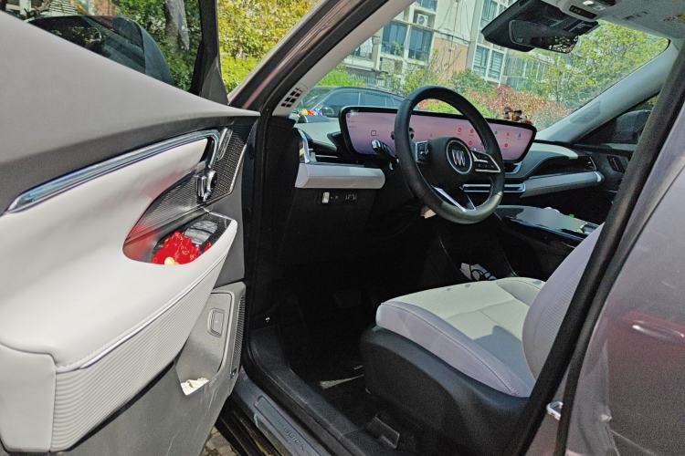 Used Buick E5 2023 Premium Long-Range Version
