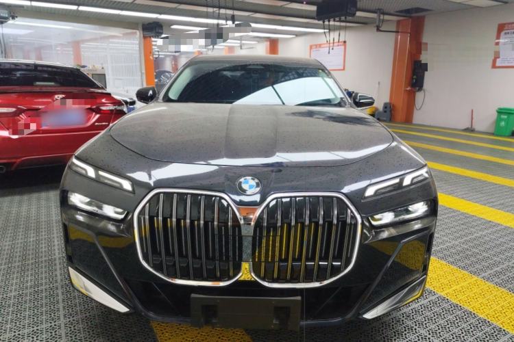 Used BMW 7 Series 2023 735Li M Sport Package Front