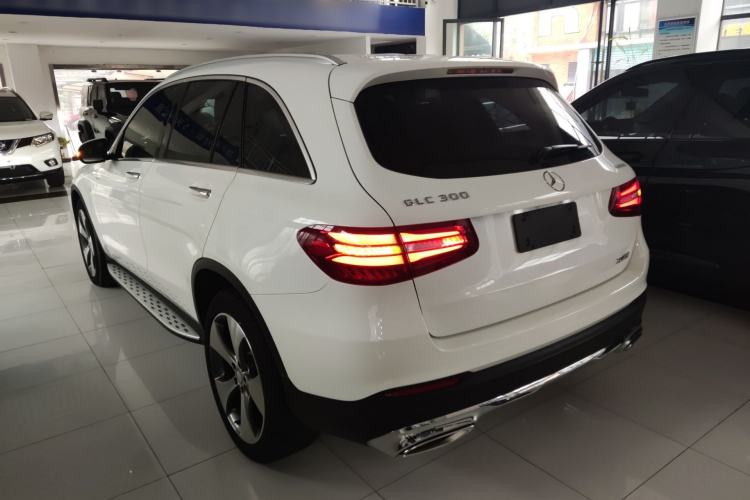 Used Mercedes-Benz GLC 2016 GLC 300 4MATIC Luxury Model