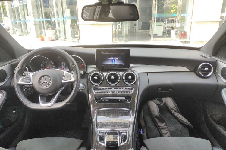 Used Mercedes-Benz C-Class 2018 C 200 Sport Edition Center Console