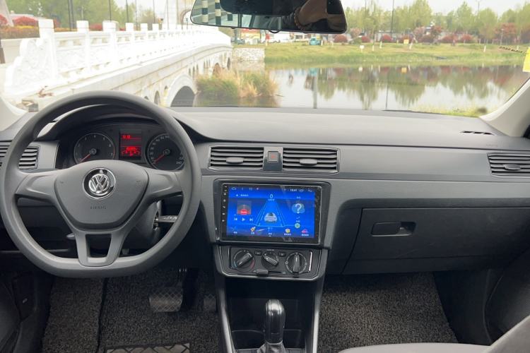 Used Volkswagen Santana 2021 1.5L Automatic Fashion Edition Center Console