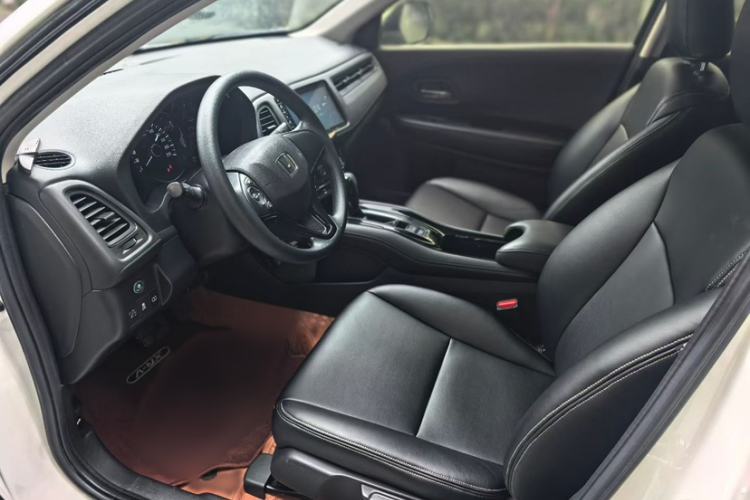 Used Honda Vezel 2019 1.5L CVT Luxury Model China V Interior 3