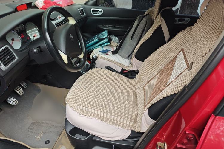 Used Peugeot 307 2012 1.6L Manual CROSS Left Front Seat