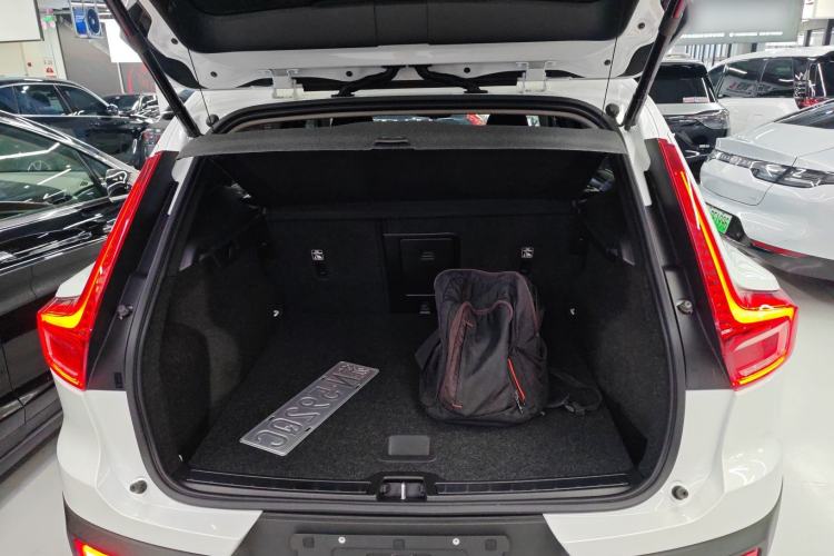 Used Volvo XC40 2024 B4 4x4 Smart Luxury Edition