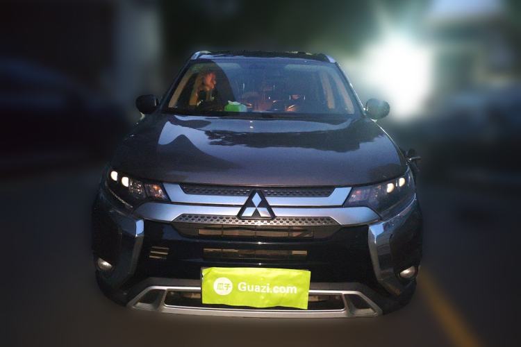 Used Mitsubishi Outlander 2019 2.4L 4x4 Zhi Xiang Edition 7 Seats China V Emission Standard
