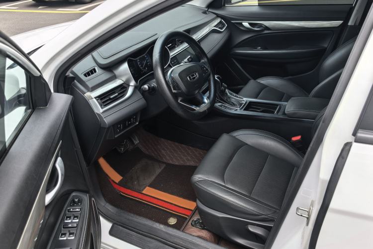 Used Geely Auto Emgrand 2019 Leading Edition 1.5L CVT Luxury Model China VI Standard Interior 1
