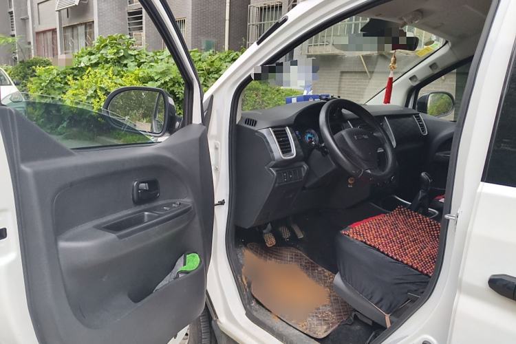 Used Jinbei Gold Hiace M Classic 2024 1.5L Engineering Lion Passenger Vehicle 5 Seats