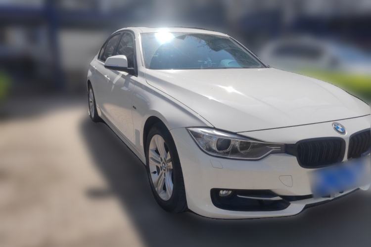 Used BMW 3 Series 2013 320i Sport Design Package Front Right 45 Deg