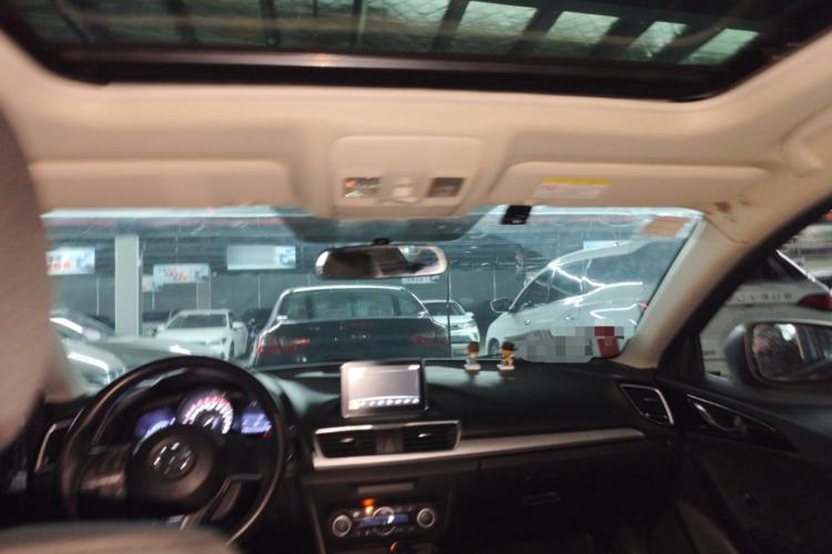 Used Mazda 3 Axela 2014 Sedan 1.5L Automatic Luxury Model Center Console