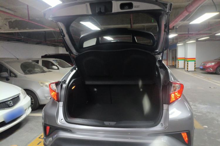 Used Toyota IZOA 2021 2.0L Yichi SPORT
