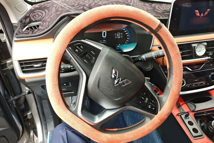 Used Wuling Hongguang S3 2018 1.5T Manual Luxury Model China V Standard
