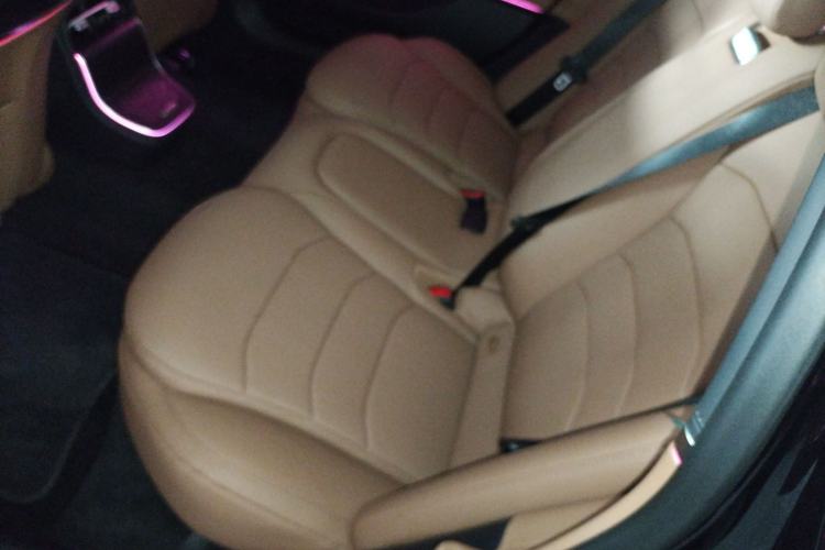 Used Mercedes-Benz E-Class New Energy 2024 E 350 e L Plug-in Hybrid Sports Sedan Interior 4