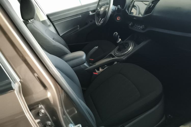 Used Kia Sportage R 2014 2.0L Manual Two-Wheel Drive GL Trim
