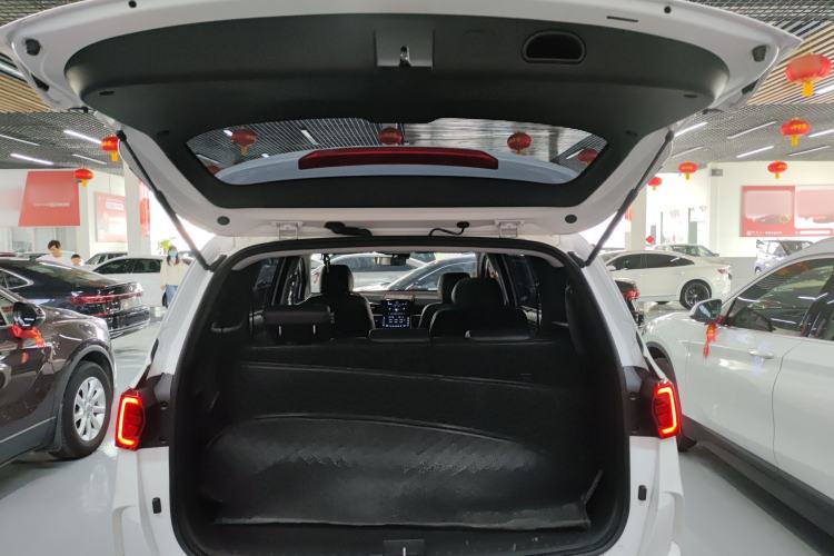 Used Hyundai Custo 2024 270TGDi LUX Prestige Edition Trunk