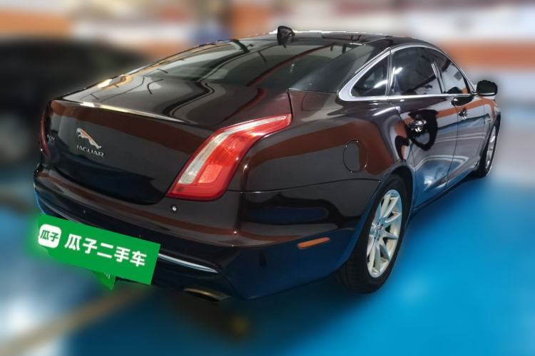 Used Jaguar XJ 2016 XJL 2.0T Two-Wheel-Drive Elegant Business Edition Rear Right 45 Deg