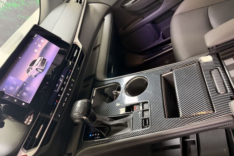 Used Toyota SIENNA 2024 2.5L Hybrid Four-Wheel Drive Luxury Edition Audio And AC Panel