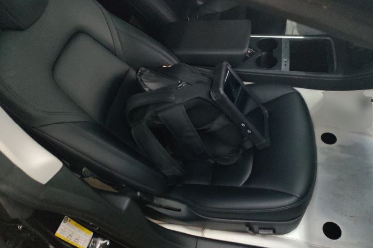 Used Tesla Model 3 2022 Rear-Wheel-Drive Version Right Front Seat