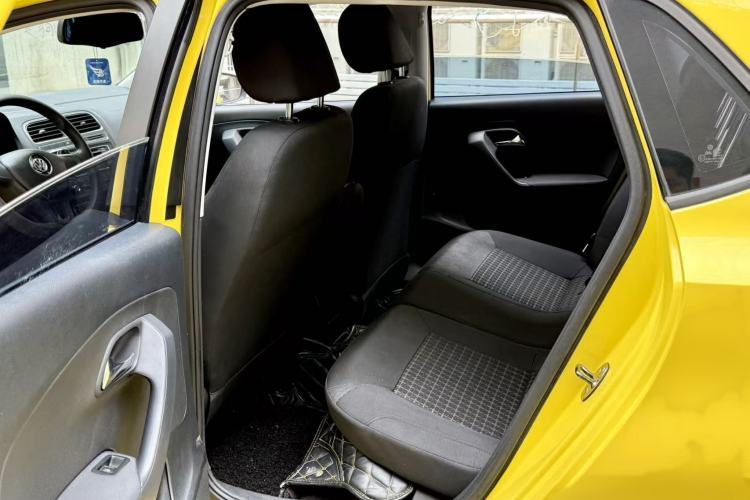 Used Volkswagen Polo 2014 1.6L Automatic Comfort Edition
