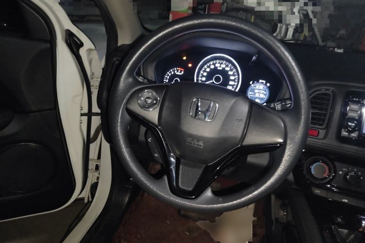 Used Honda Vezel 2016 1.8L CVT Front-Wheel Drive Pioneer Edition