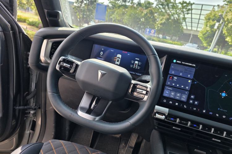 Used Deepal G318 2024 Four-Wheel-Drive Air Suspension Model