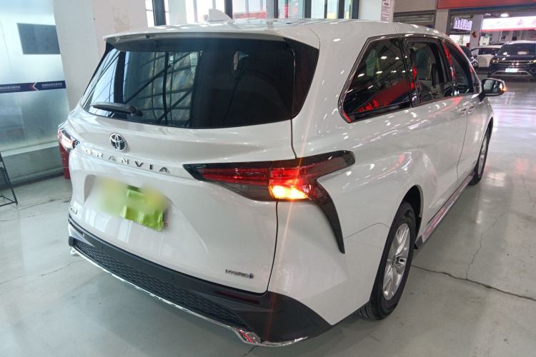 Used Toyota Granvia 2023 2.5L Hybrid Comfort Edition
