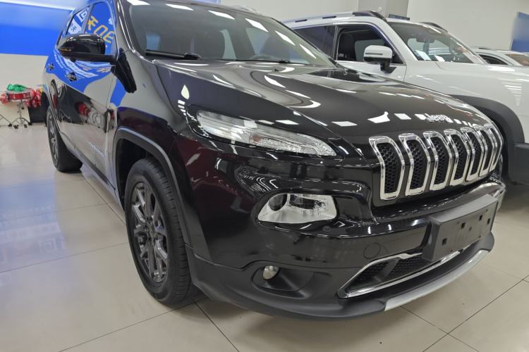 Used Jeep Cherokee 2020 2.0L Two-Wheel Drive Classic Sports Edition
