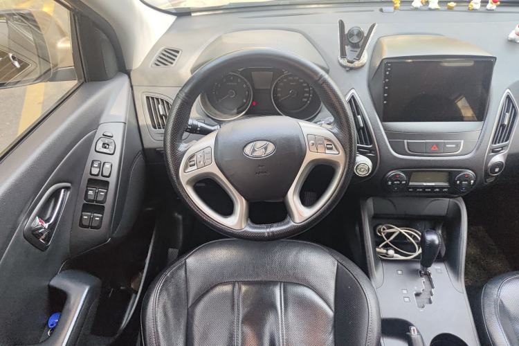 Used Hyundai ix35 2015 2.0L Automatic 2WD Smart Version China V Standard