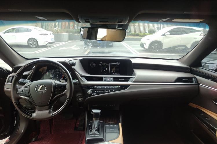 Used Lexus ES 2020 260 Deluxe Edition