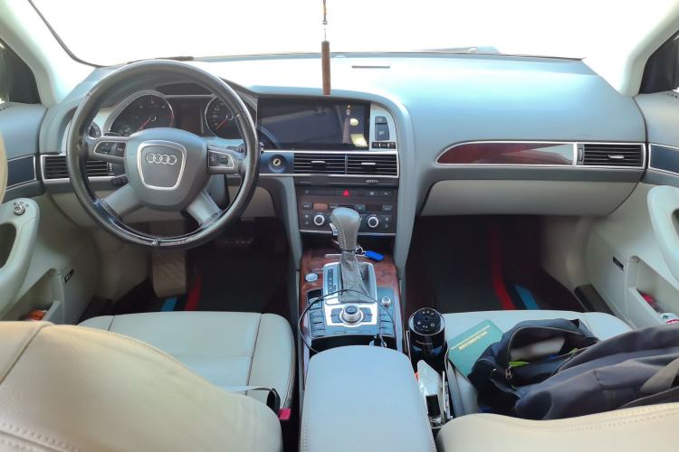 Used Audi A6L 2011 2.7 TDI Comfort Model Center Console