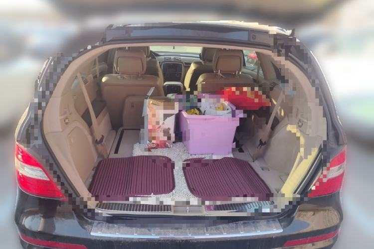 Used Mercedes-Benz R-Class 2011 R 350 L 4MATIC Trunk