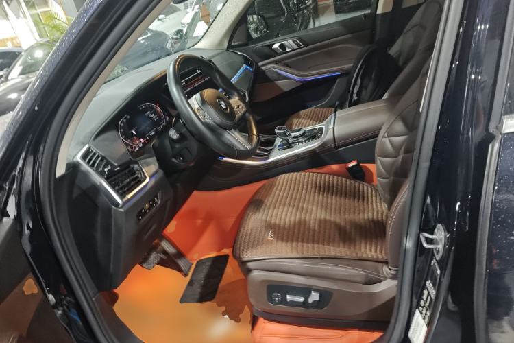 Used BMW X5 2022 xDrive 30Li Luxury M Sport Package
