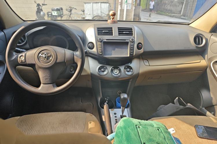 Used Toyota RAV4 2012 Luxurious Edition 2.0L Automatic All-Wheel Drive
