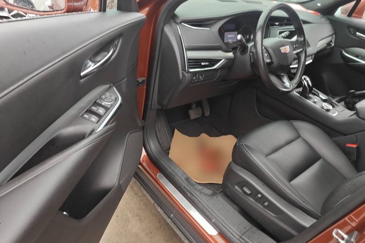 Used Cadillac XT4 2018 28T Two-Wheel-Drive Luxury Model
