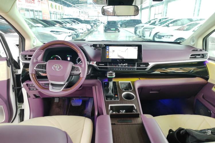 Used Toyota Granvia 2024 2.5L Hybrid Comfort Edition