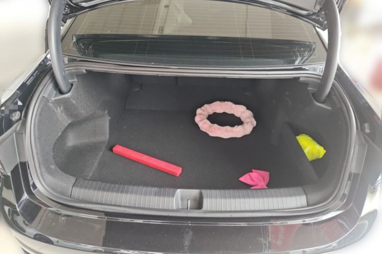 Used Volkswagen Passat 2025 Pro 380TSI Dragon Glory Edition Trunk