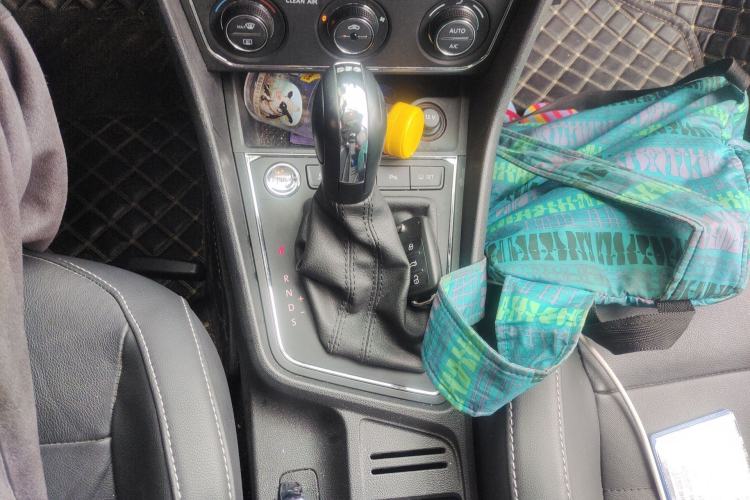 Used Volkswagen Gran Lavida 2017 230TSI DSG Comfort Edition Gear Lever