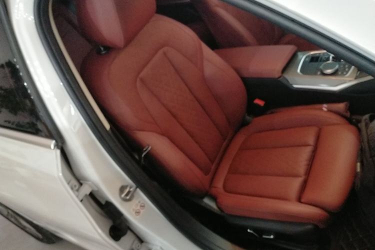 Used BMW i3 2022 eDrive 35 L Right Front Seat