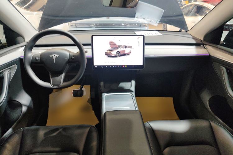 Used Tesla Model Y 2023 Long-Range All-Wheel-Drive Version
