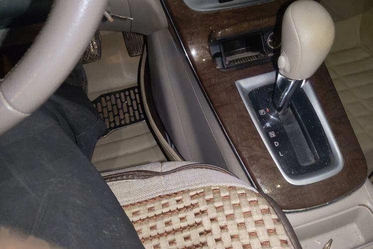 Used Nissan Sylphy 2012 1.6 XL CVT Luxury Edition Gear Lever