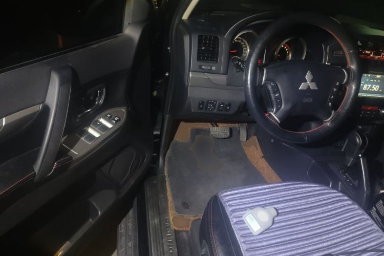 Used Mitsubishi Pajero 2016 3.0L Automatic Standard Version China V Standard Driver Seat