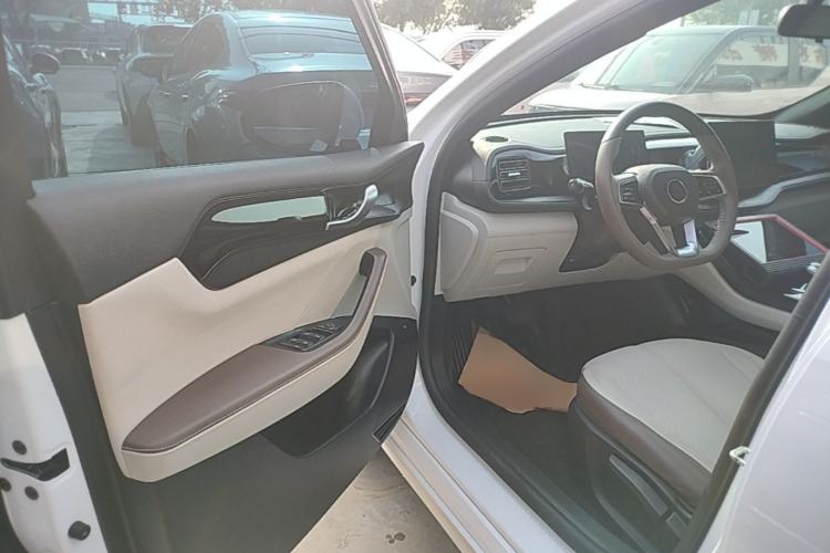 Used BYD Qin PLUS 2024 HONOR Edition DM-i 55KM Leading Model Driver Seat