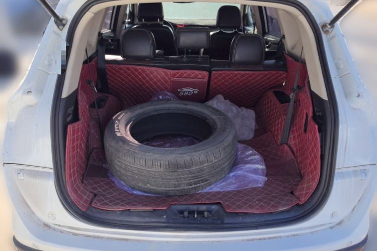 Used Dongfeng Fengon 580 2016 Revised Version 1.5T CVT Luxury Edition Trunk