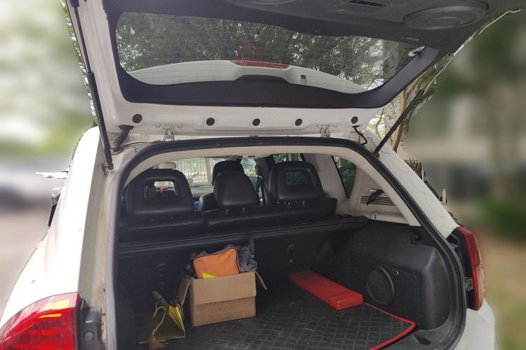 Used Jeep Compass 2013 2.0L two-wheel drive luxury version Trunk