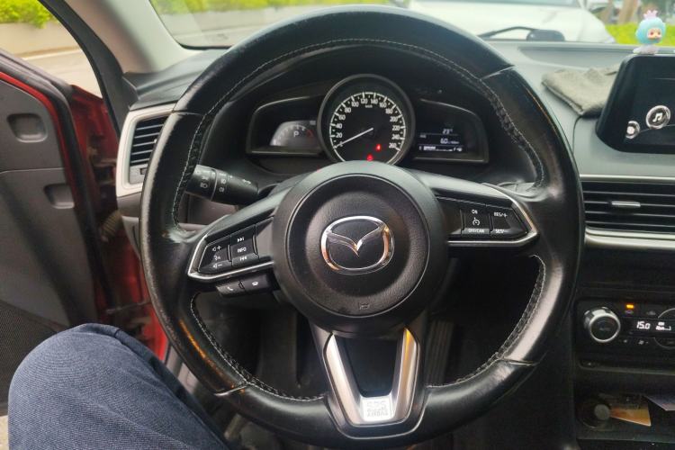 Used Mazda 3 Axela 2017 Sedan 1.5L Automatic Luxury Model Emission Standard China V
