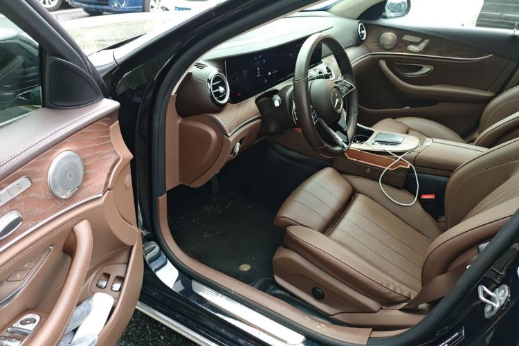 Used Mercedes-Benz E-Class New Energy 2022 Second Facelift E 350 e L Plug-in Hybrid Sedan Driver Seat