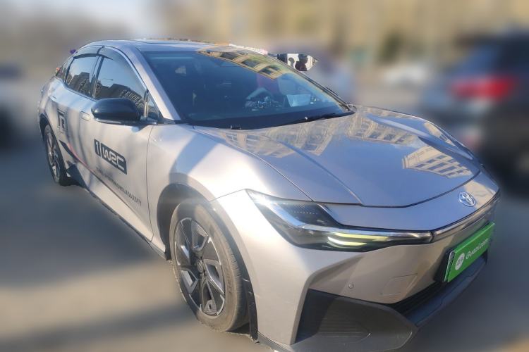 Used Toyota bZ3 2023 517 km Elite PRO Front Right 45 Deg