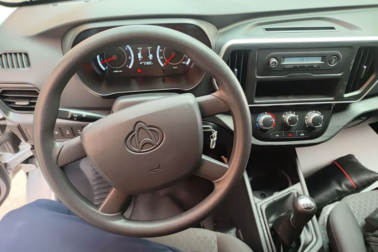 Used CHANGAN KAICHENG Ruixing M60 2023 1.5L GDI Comfort-Class Passenger Vehicle 6/7 Seats Center Console