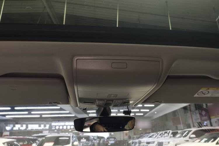 Used Volkswagen Tiguan L 2022 380TSI Automatic All-Wheel Drive R-Line Enhanced Comfort 7-Seater Headliner